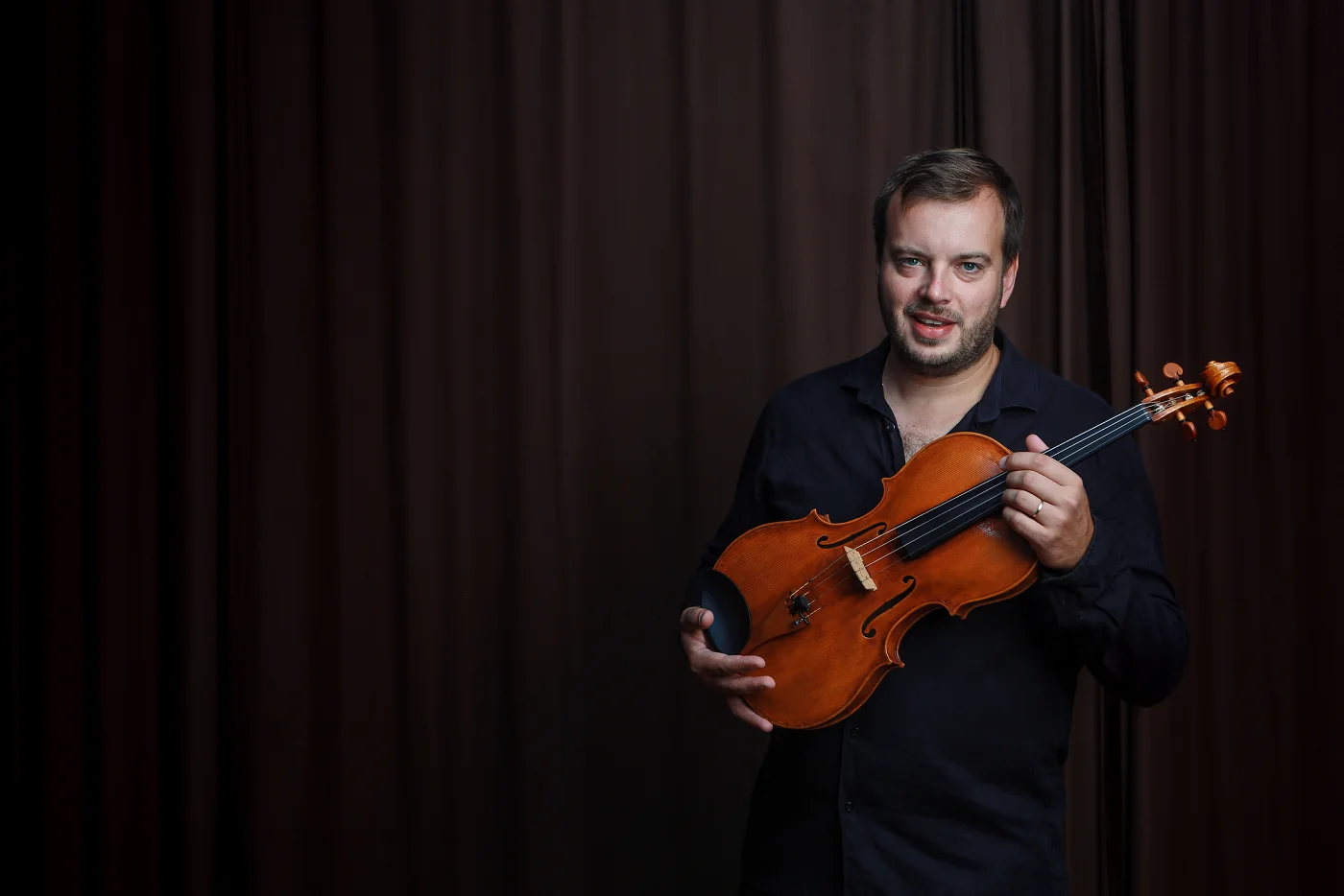 Jiří Kabát with his viola