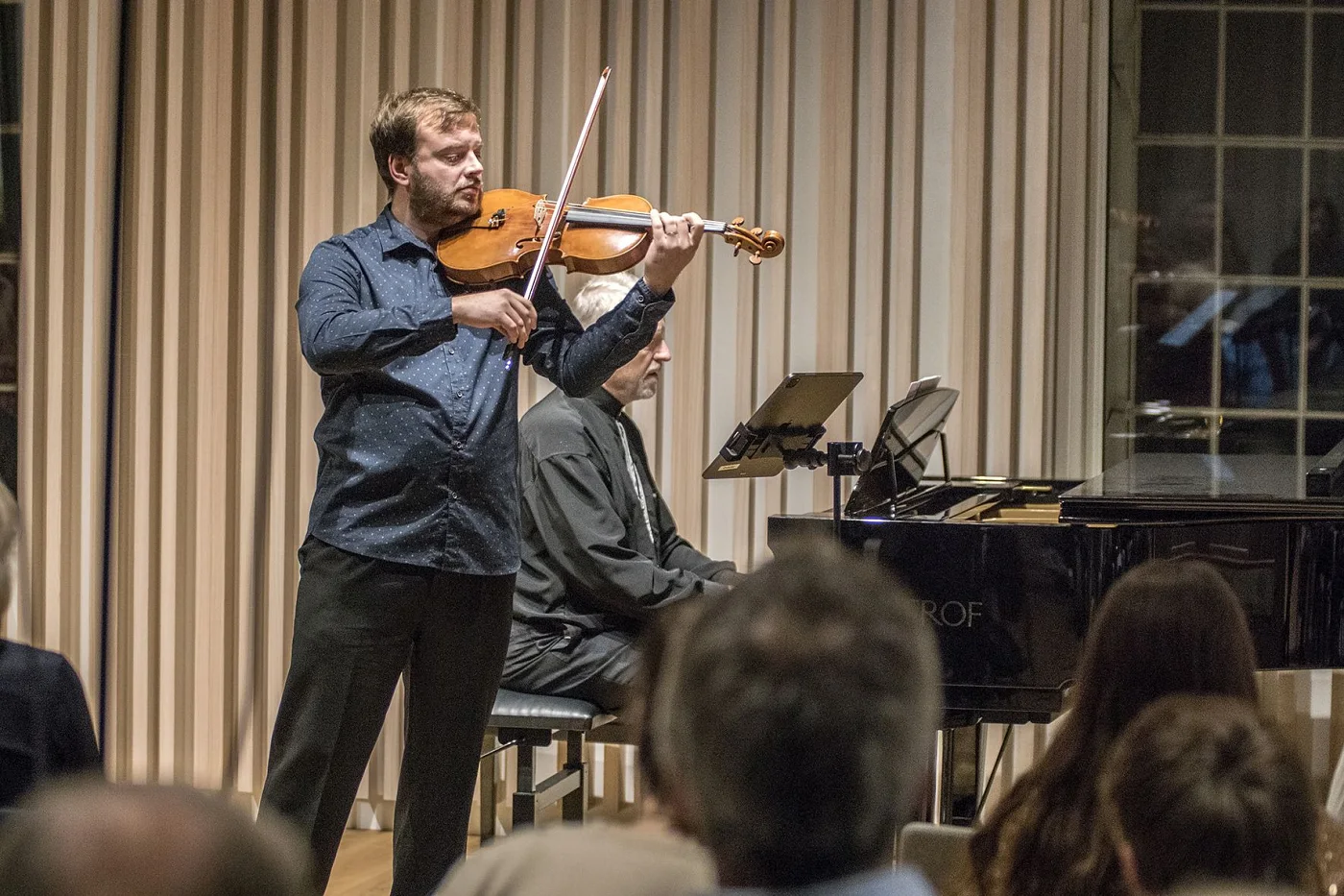 Jiří Kabát playing the viola with piano accompaniment